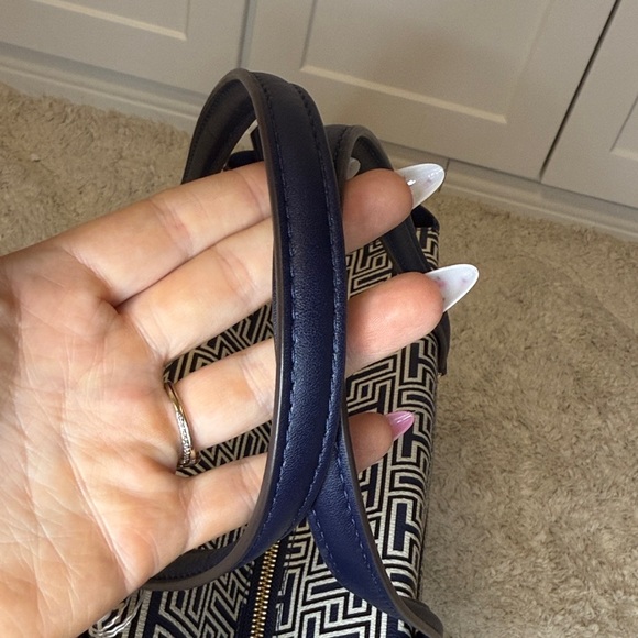 NWT Tory Burch Navy Parker Geo T Small Tote - Picture 6 of 15